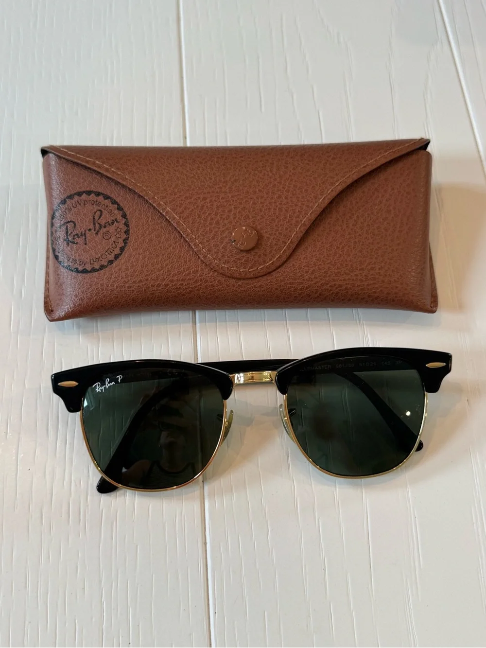 Ray-Ban Clubmaster Classic Polarized Sunglasses RB3016 901/58 (51-21)
